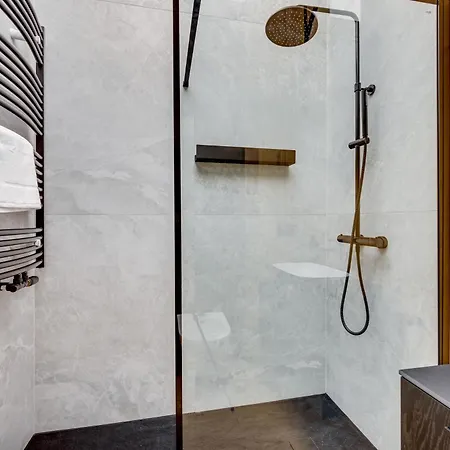 Sunset By Oneapartments Σόποτ